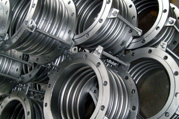 了解法蘭成型機(jī)的使用注意事項(xiàng)